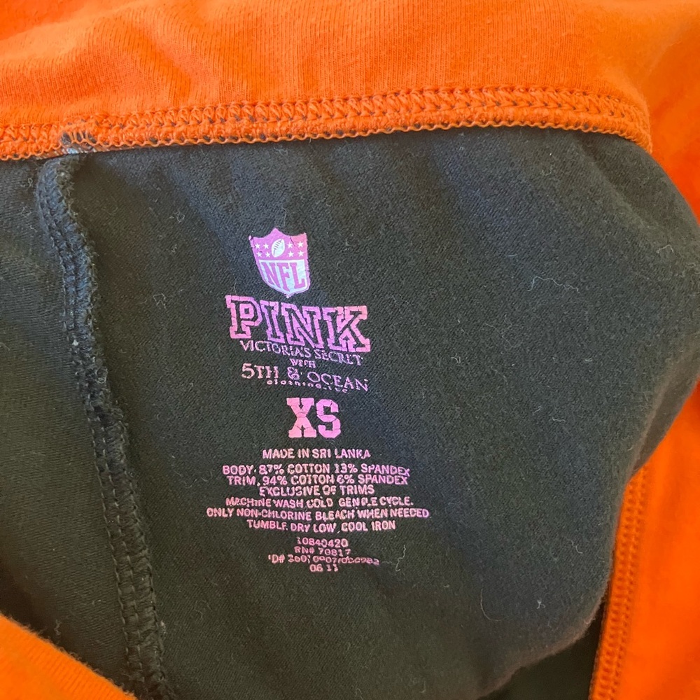 PINK Victoria's Secret Chicago Bears Black Legging with Orange Waistband Size XS - Picture 3 of 3